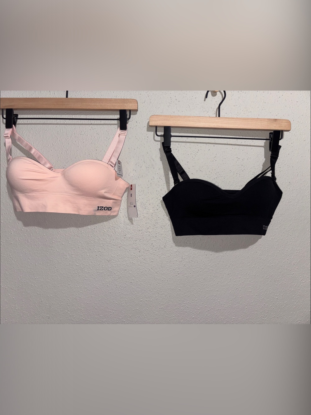 Izod Seamless/Strapless Everyday Bras in Light Pink and Black / 2-Pack (small)